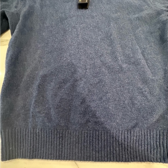 Banana Republic V-Neck Sweater - Picture 2 of 4